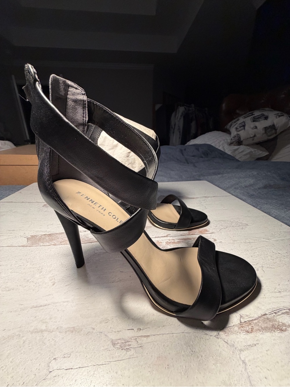 Kenneth Cole Black Strappy High Heel Sandals with Ankle Wrap Sz 8.5